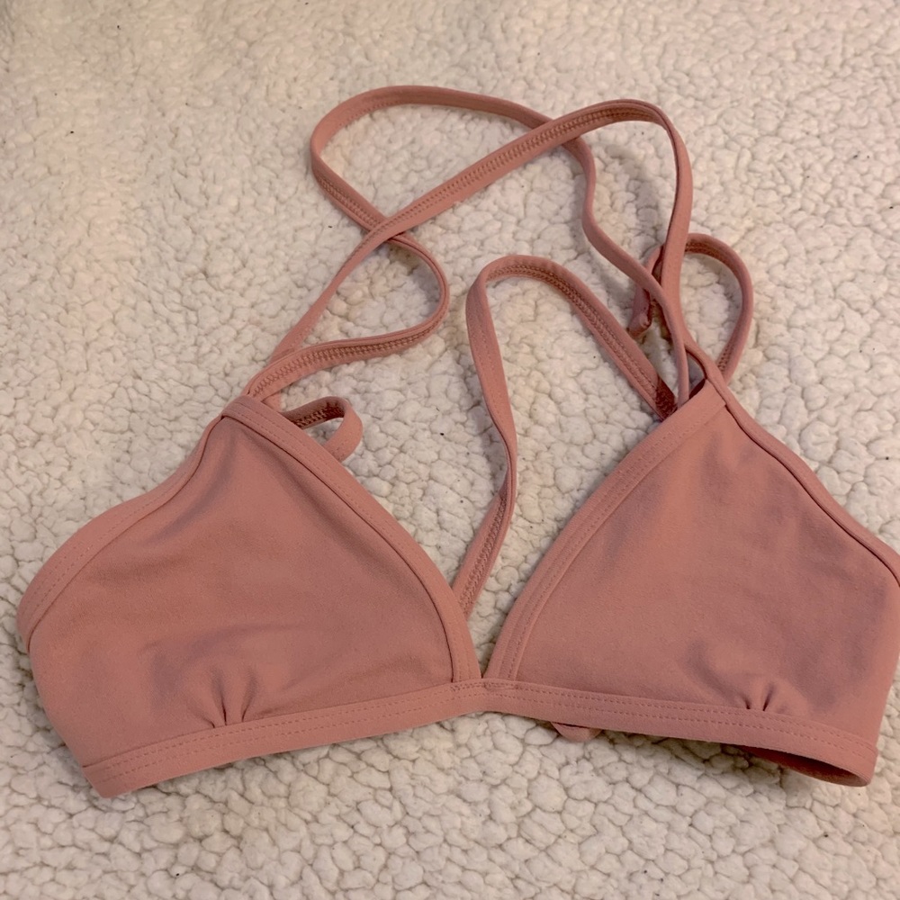 Jolyn clothing: light pink triangle top